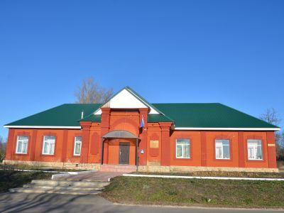 Здание бывшего земского училища