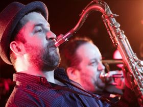 Ужин в джаз-клубе