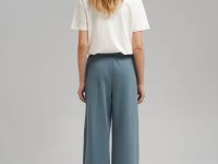 Трикотажные брюки объемного кроя из футера