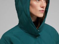 Утепленное пальто с капюшоном