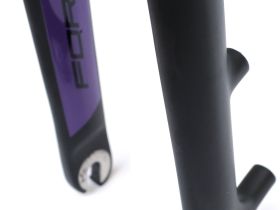 Жесткая карбоновая вилка Format 5343 1-1/8-1.5 28" (черный матовый / зеленый 183 мм эксцентрик 9 мм шток 1 1/8"-1.5" (28.6 мм - 38.1 мм), карбон для дисковых тормозов)