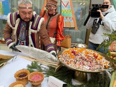 Официальный представитель МИД России попробовала якутскую «Индигирку»