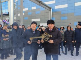 В селе Сунтар Якутии открыли спорткомплекс с бассейном