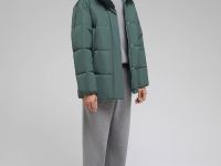 Утепленная куртка с капюшоном