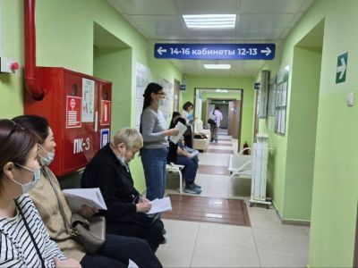 Свыше 300 родителей детей с инвалидностью прошли комплексное медицинское обследование в Якутии