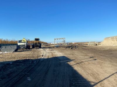 На строящемся полигоне ТКО в Якутске продолжаются работы по устройству основания