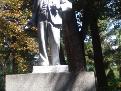 Памятник В.И.Ленину