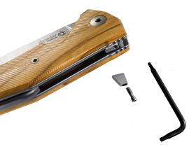 Нож складной LionSteel KUR UL Olive Wood Flipper, сталь Uddeholm Sleipner®, рукоять оливковое дерево