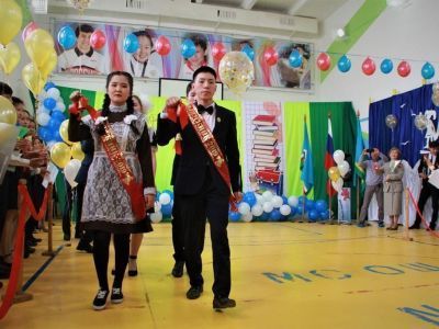 Последний звонок прозвучал для выпускников Усть-Алданского улуса