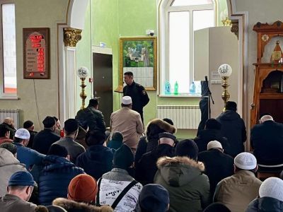 Адаптационные курсы для трудовых мигрантов прошли в Соборной мечети Якутска