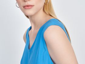 Платье миди базовое с v-образным вырезом