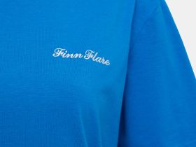 Базовая футболка прямого кроя