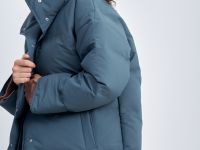 Пуховик с воротником-стойкой