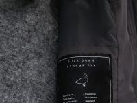 Стеганый пуховик с поясом и капюшоном