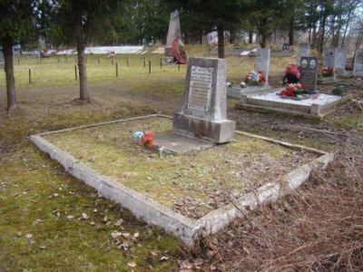 Братская могила мирных жителей, расстрелянных фашистами