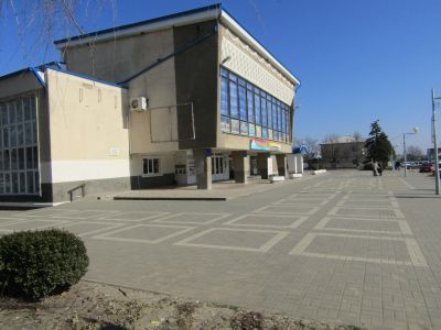 Памятное место: площадь, где 20 августа 1920 г. состоялся митинг, на котором выступал с речью М.И. Калинин