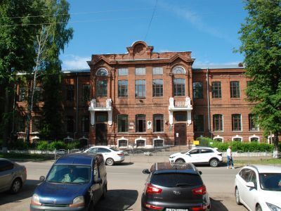 Здание реального училища, в котором в 1911-1912 гг. учился писатель-революционер Фурманов Дмитрий Андреевич