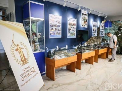 В Якутске открыли выставку, посвящённую медикам в зоне СВО