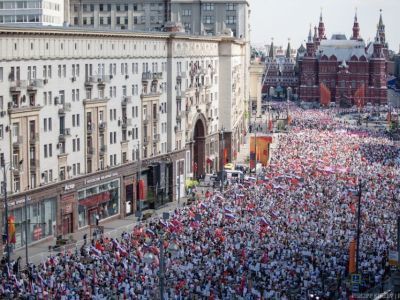 Организаторы "Бессмертного полка" заявили об очном проведении шествия