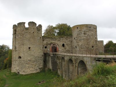 Крепость с церковью