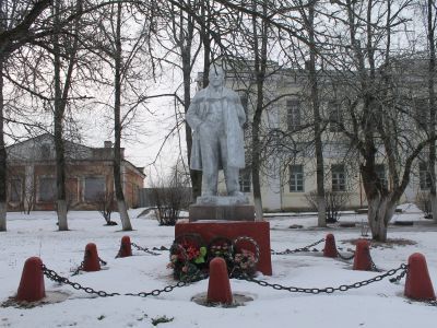 Памятник В.И. Ленину, установленный в 1930 году