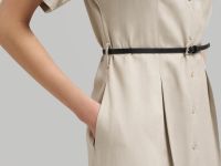 Приталенное платье миди со льном