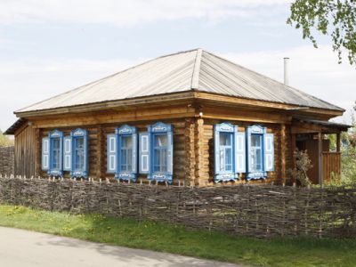 Дом, в котором провел детские годы В. М. Шукшин