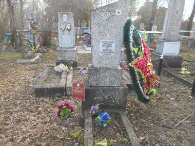 Братская могила советских летчиков, погибших боях с немецко-фашистскими захватчиками