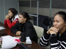 В Якутске поздравили победительниц первенства России по женской борьбе