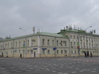 Здание Московской 1-й мужской гимназии – дом усадьбы Волконских, А.И.Ушаковой, Е.М.Ермоловой, архитекторы А.Г.Григорьев, Н.И.Козловский