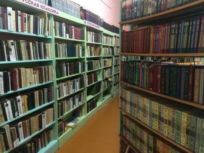 Лужайская сельская библиотека