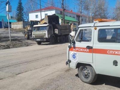 Продолжаются работы  по летнему содержанию дорог