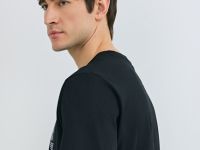 Футболка с принтом, Черный