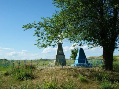 Могила командира полка Березова Г.Н.