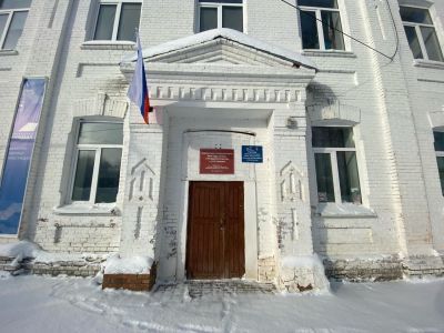 Клуб с. Усть-Гаревая