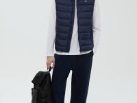 Утепленный жилет с воротником-стойкой