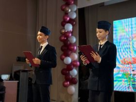 В Якутске начались последние звонки для выпускников