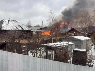 В Олекминске росгвардейцы помогли потушить частный дом и эвакуировать пострадавших