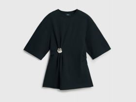 Футболка с брошью, Черный