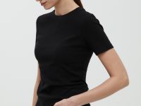 Футболка приталенного силуэта