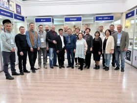 Якутские мастера-косторезы представили свои работы в Казахстане