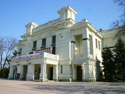 Здание театра им. А.С.Пушкина