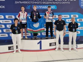В Минспорте Якутии поздравили пловцов с успехами на чемпионате и первенстве ДФО