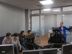 Якутских школьников познакомили с работой авиадиспетчеров