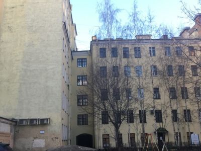 Три флигеля