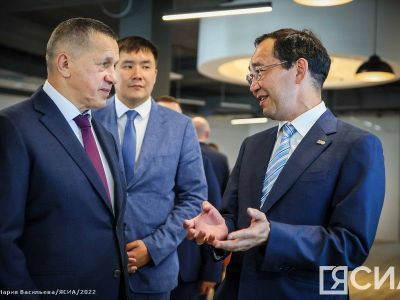 Финансирование объектов, тиражирование IT-проектов, доступное жильё: итоги визита Трутнева в Якутию