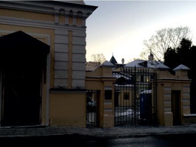 Пилон ворот, 1895 г., архитектор В.А.Коссов