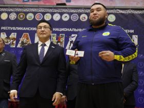 Якутские мас-рестлеры получили звания мастеров спорта