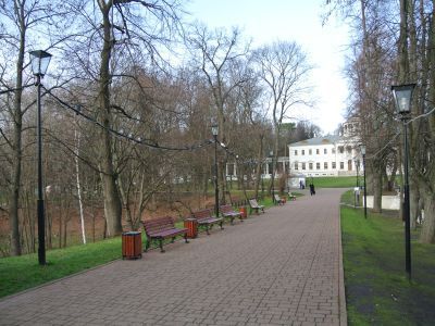 Дорога-аллея, главный подьезд к усадьбе от Серпуховского тракта