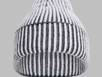 Вязаная шапка из коллаборации с maneken